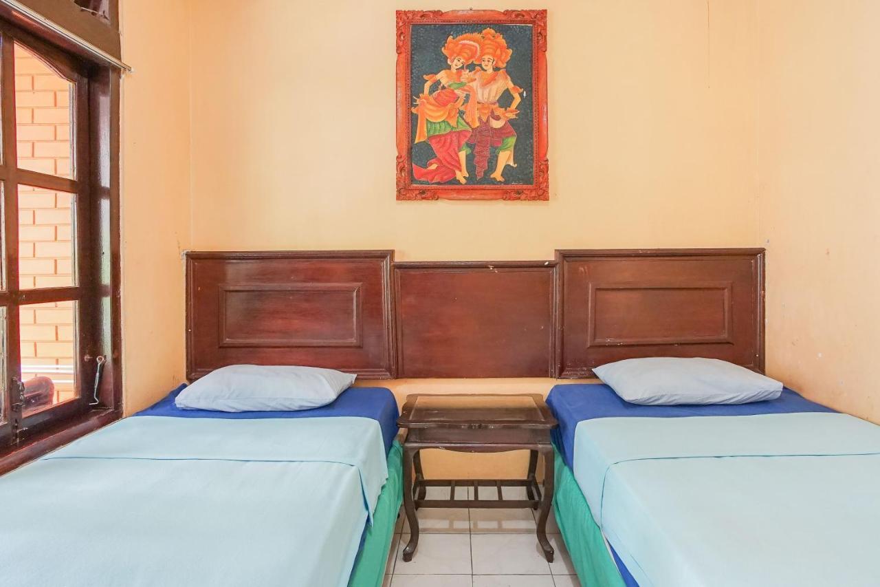 Mahendra Guest house 2*